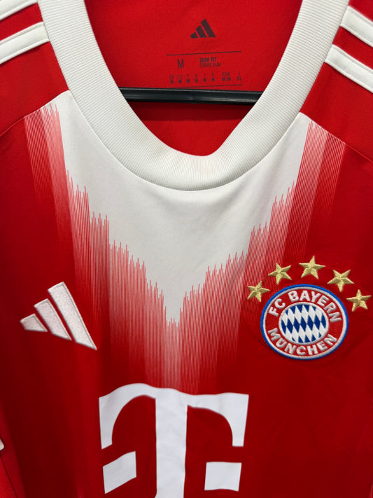 Bayern Munich 2025/26 Home Shirt size M 10/10