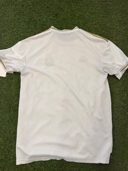Real Madrid 2019/20 home jersey size M 4/10
