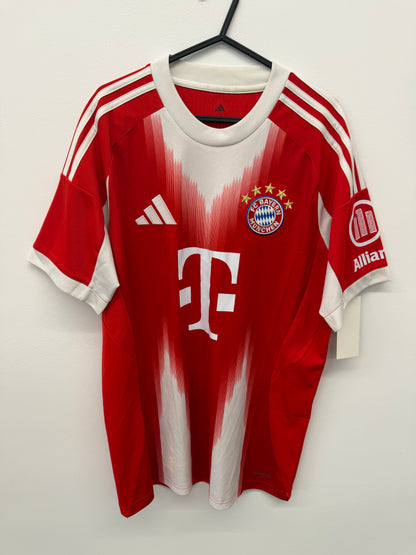Bayern Munich 2025/26 Home Shirt size M 10/10