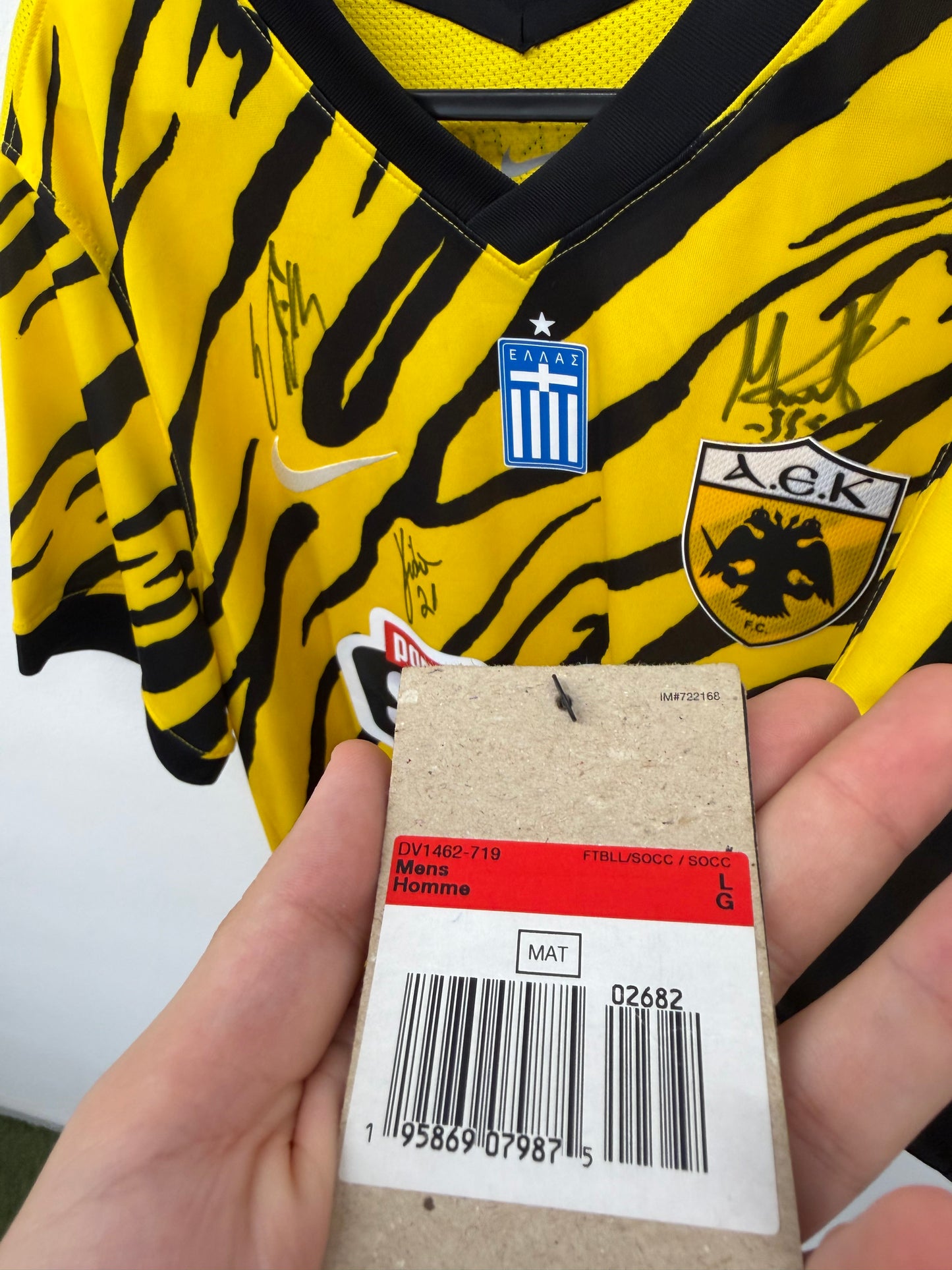 AEK Athens 2022–23 home signed jersey size L 10/10